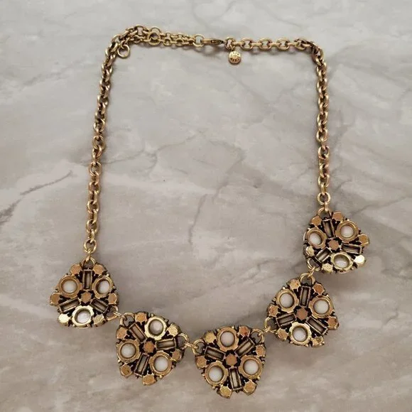 💖 J.Crew White Rhinestones Crystals Cluster Statement Necklace 💖 - Picture 9 of 16